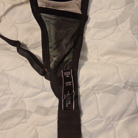 Victora's Secret Bra - Picture 5 of 6